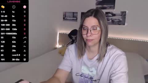 Julie online show from November 10, 5:32 am