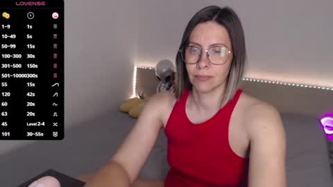 Julie online show from June 25, 3:39 pm