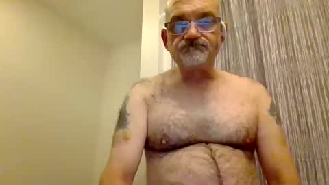 justredneck online show from December 6, 1:46 am