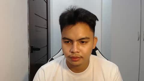 Snapshot of justtempdwayne chatting on October 28, 7:04 pm dwayne online show from October 28, 7:04 pm