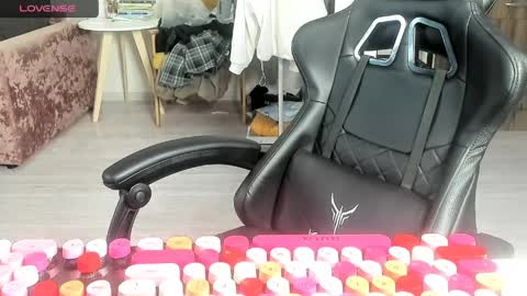 Alice online show from April 3, 10:33 am