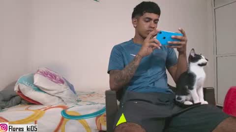 k_florez online show from June 20, 1:56 am