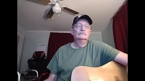 kabriggs136 online show from December 5, 1:09 am