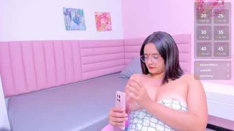 Snapshot of kae_styles chatting on September 25, 8:16 pm Kyelie online show from September 25, 8:16 pm