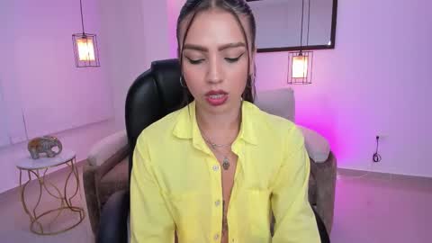 kaeliyh online show from February 8, 1:03 pm