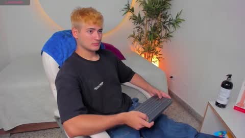 kaelswitch online show from January 7, 8:14 pm