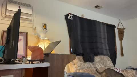 Kaiku77 online show from March 2, 8:15 pm