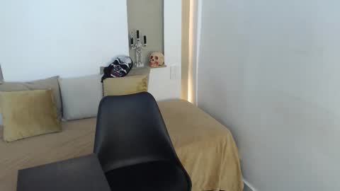 Snapshot of kailanny_ chatting on October 18, 2:43 pm Karina online show from October 18, 2:43 pm
