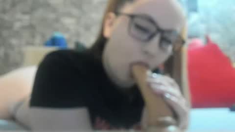 kalindahot online show from April 4, 6:37 pm