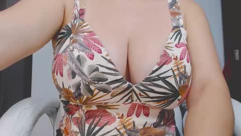 Hannah online show from February 8, 11:08 pm