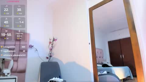    online show from April 18, 12:40 pm