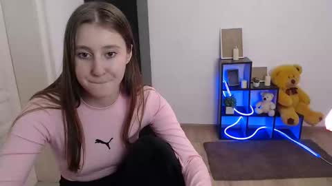 kamilla_love_ online show from November 15, 3:24 pm