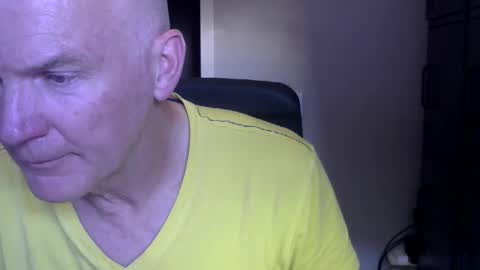 Robbie online show from April 26, 6:27 pm