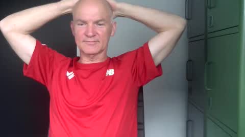 Robbie online show from April 15, 3:04 pm