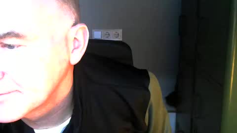 Robbie online show from December 18, 3:00 pm