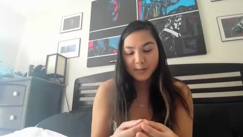 Kare Bear online show from December 21, 4:57 pm