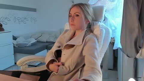 karen0092 online show from April 27, 10:13 am