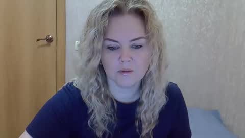 karennelsonx online show from November 23, 9:51 am