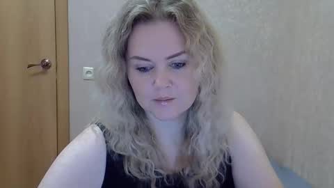 karennelsonx online show from November 24, 9:52 am