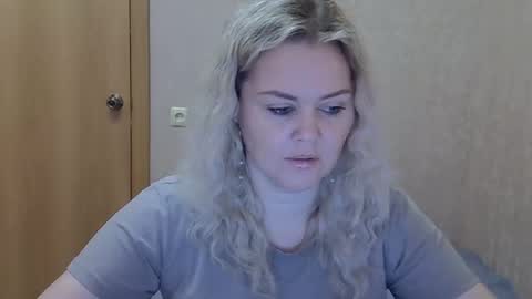 karennelsonx online show from March 2, 8:32 am