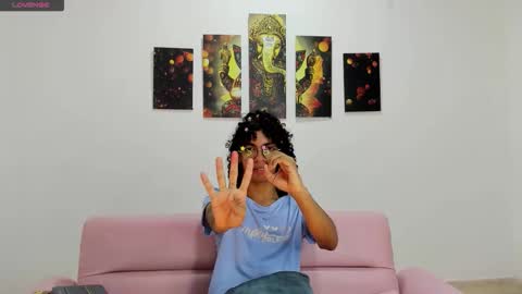 Kiros online show from March 19, 4:07 am