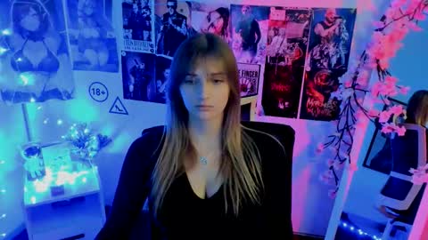 Karla online show from November 19, 1:32 pm