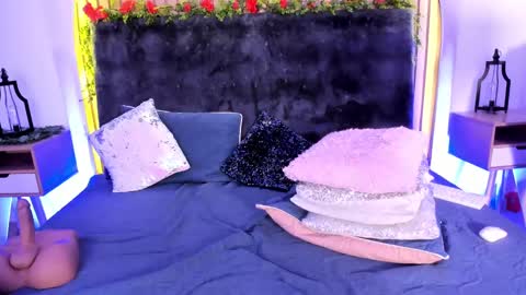 Snapshot of karla_gonzaless chatting on March 4, 1:01 am Karla Gonzaless online show from March 4, 1:01 am