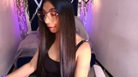 Snapshot of karla_hernandez chatting on October 8, 11:27 am Karla online show from October 8, 11:27 am