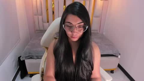 Snapshot of karla_hernandez chatting on March 11, 5:02 pm Karla online show from March 11, 5:02 pm