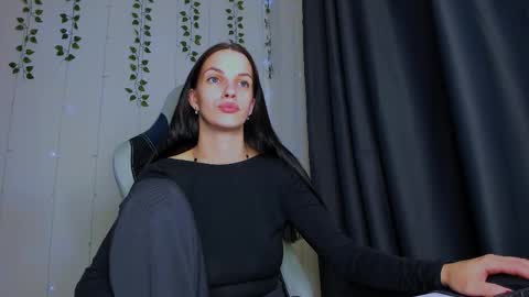 karla_lim online show from October 25, 12:00 am