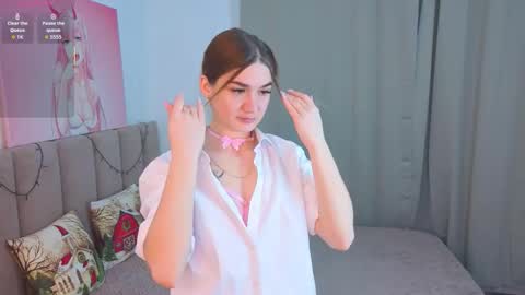 karlalamberson online show from February 20, 11:01 am