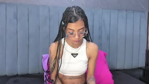 karlaslutskinny__ online show from May 23, 10:39 pm