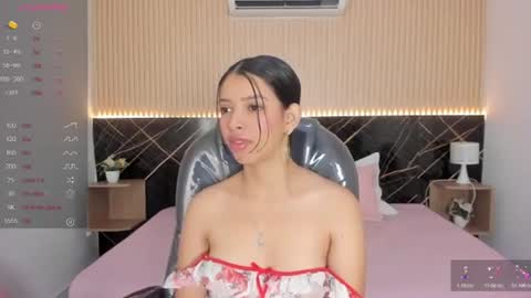 karol_cortes online show from June 9, 1:33 pm