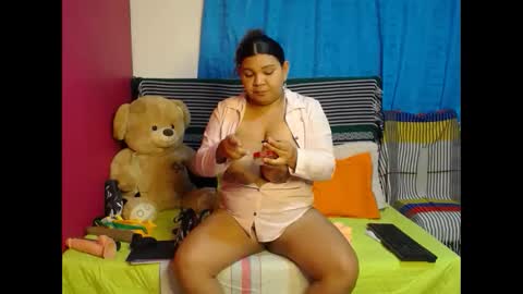 Snapshot of karolhot916 chatting on February 16, 12:41 am karol online show from February 16, 12:41 am