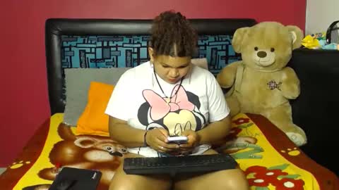 Snapshot of karolhot916 chatting on January 21, 12:04 am karol online show from January 21, 12:04 am