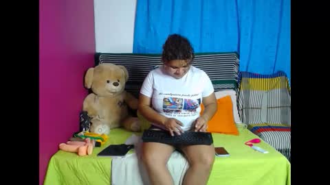 Snapshot of karolhot916 chatting on February 18, 2:49 am karol online show from February 18, 2:49 am