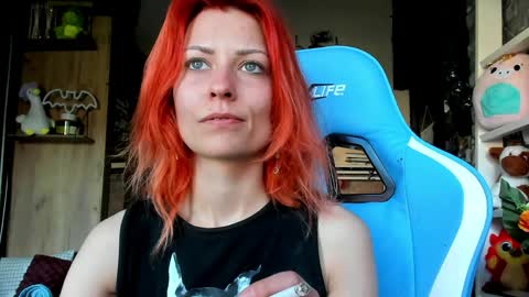 karoline121 online show from April 8, 5:32 am