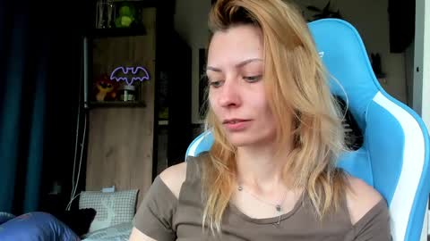 karoline121 online show from March 29, 8:38 am