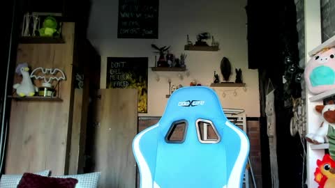 karoline121 online show from April 9, 5:33 am