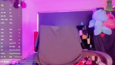 Snapshot of karoll_scoott chatting on October 20, 11:26 am karol online show from October 20, 11:26 am