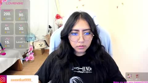 Snapshot of kat_ly_chan chatting on February 18, 2:38 pm Kat       online show from February 18, 2:38 pm