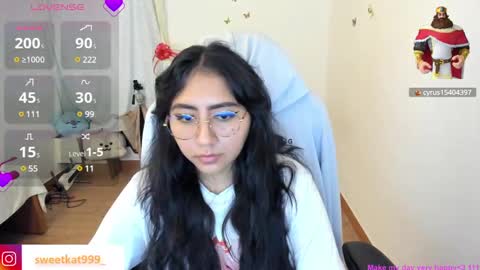 Snapshot of kat_ly_chan chatting on March 7, 5:17 pm Kat       online show from March 7, 5:17 pm