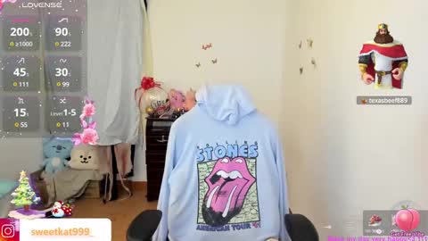 Snapshot of kat_ly_chan chatting on December 30, 10:55 pm Kat       online show from December 30, 10:55 pm