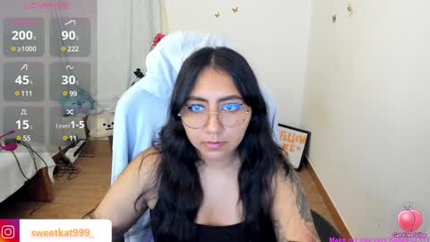 Snapshot of kat_ly_chan chatting on February 6, 12:37 pm Kat       online show from February 6, 12:37 pm