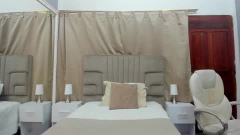 kataleya_zuluaga online show from March 1, 3:21 am