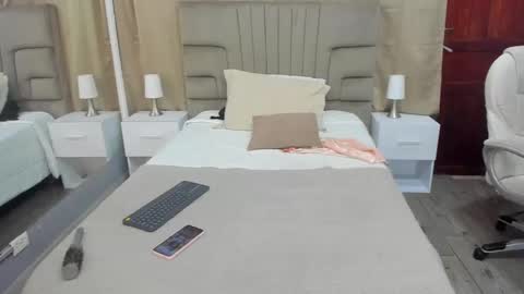 kataleya_zuluaga online show from February 27, 10:01 am