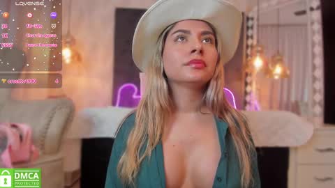 Snapshot of kataliina_18 chatting on February 21, 3:10 pm Kat online show from February 21, 3:10 pm