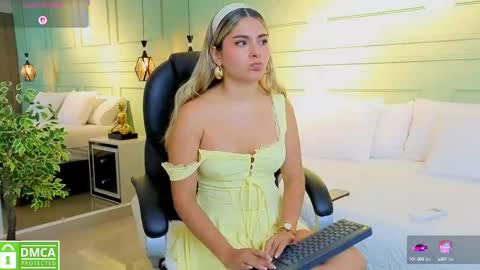 Snapshot of kataliina_18 chatting on October 7, 12:56 pm Kat online show from October 7, 12:56 pm