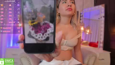 Snapshot of kataliina_18 chatting on February 14, 3:05 pm Kat online show from February 14, 3:05 pm