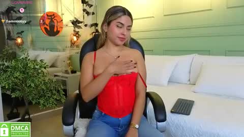 Snapshot of kataliina_18 chatting on October 17, 12:09 pm Kat online show from October 17, 12:09 pm